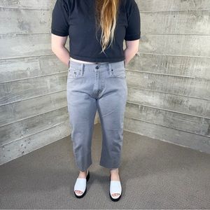 Levi’s Cropped 513 Jeans